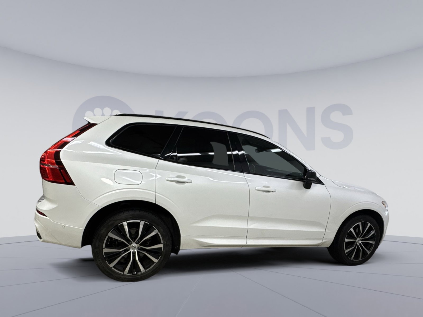 Used 2023 Volvo XC60 B5 Plus w/ Climate Package image 13