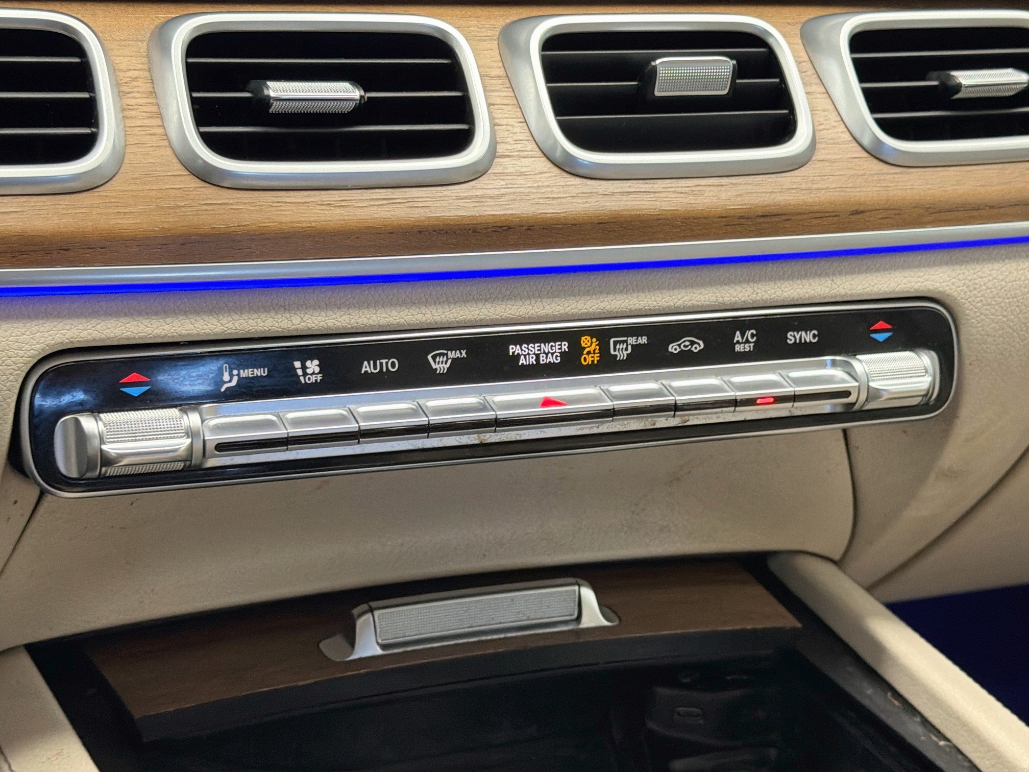 Used 2022 Mercedes-Benz GLE 350 w/ Premium Package image 10