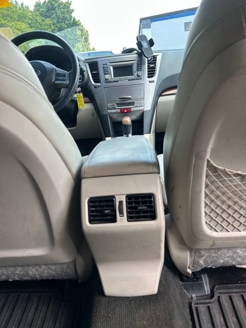 Used 2013 Subaru Outback 2.5i Limited w/ Moonroof Pkg AWD/4WD image 27