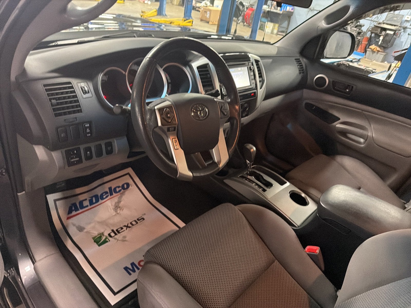 Used 2015 Toyota Tacoma 4x4 Double Cab image 10