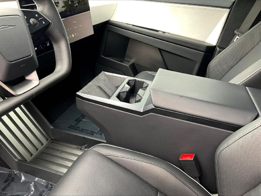 Used 2024 Tesla Cybertruck AWD Crew Cab image 17