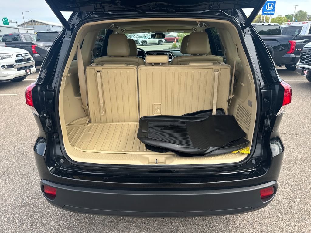 Used 2017 Toyota Highlander XLE AWD/4WD image 8