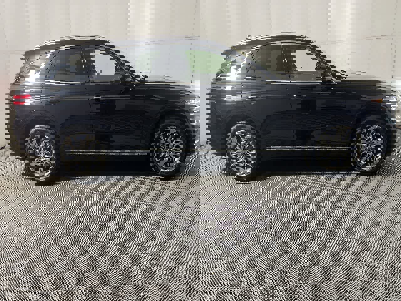 Used 2025 Genesis GV70 2.5T image 9