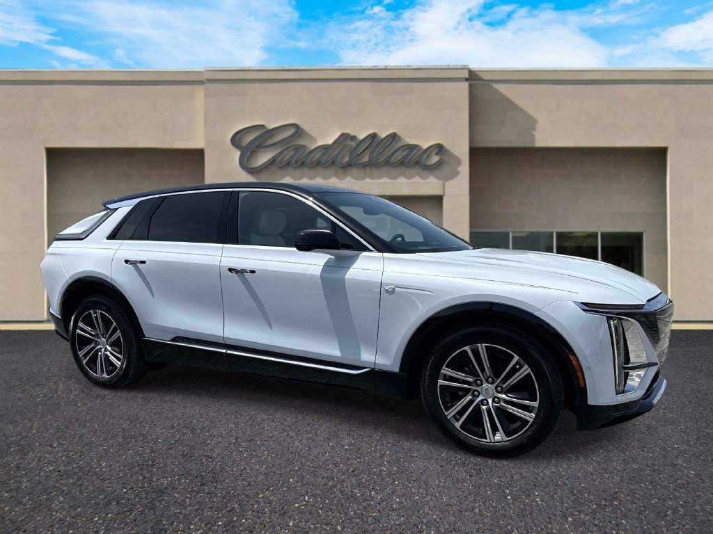 New 2026 Cadillac Lyriq Luxury w/ LPO, Floor Liner Package