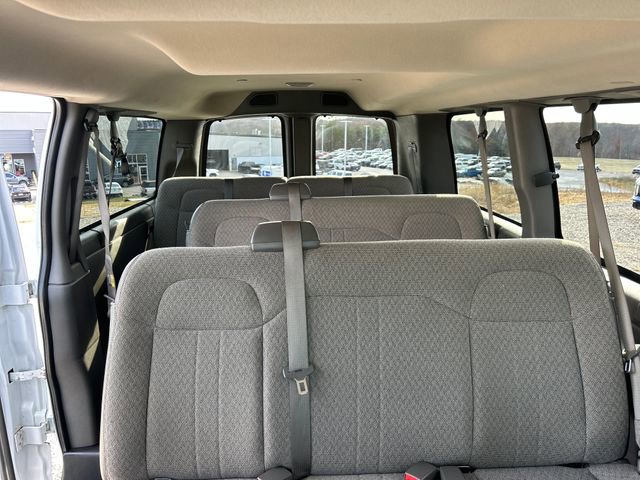 Used 2017 GMC Savana 2500 LS image 41