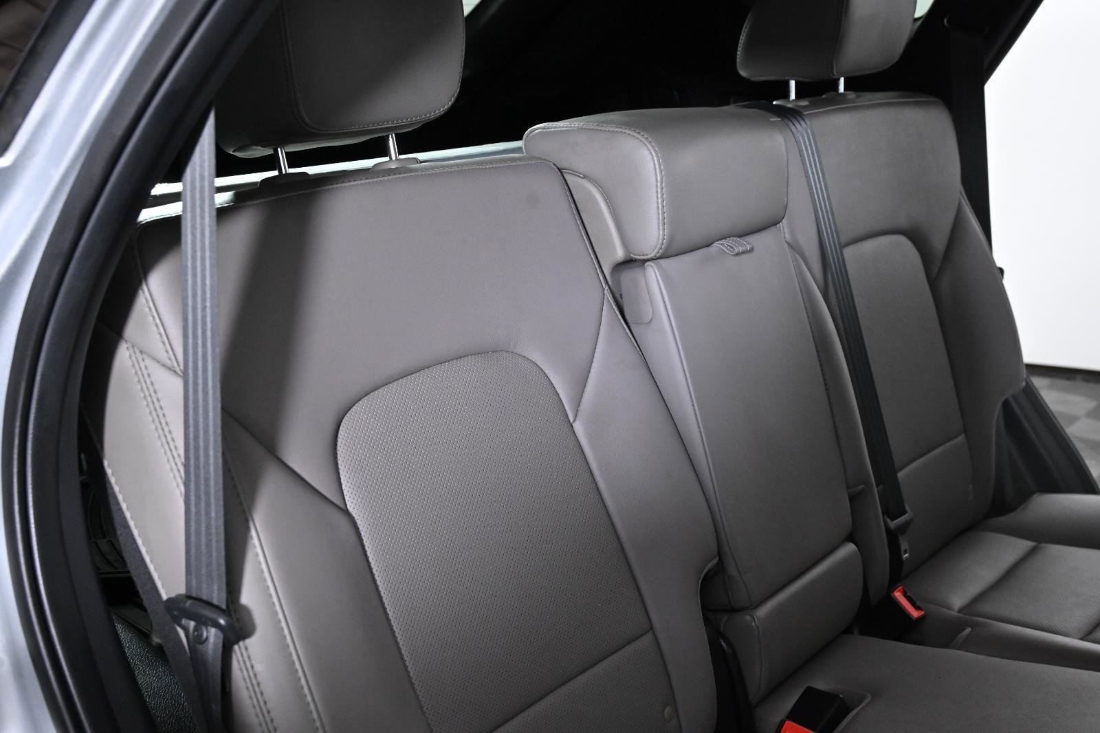 Used 2017 Hyundai Santa Fe Sport w/ 2.4L Tech Package 04 image 29