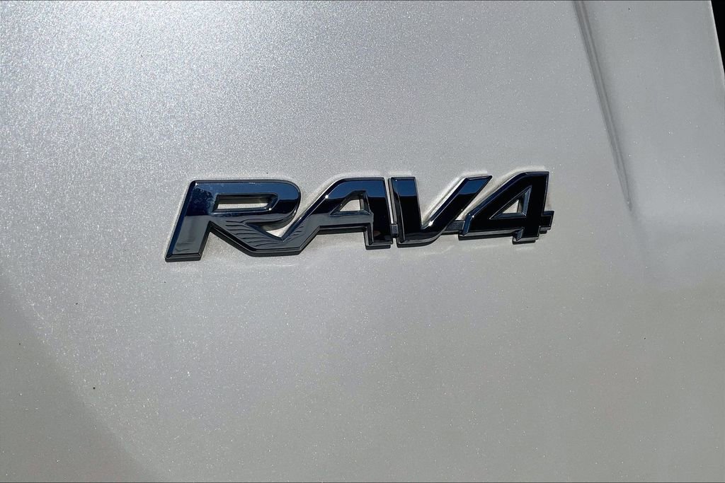 Used 2016 Toyota RAV4 Limited image 23