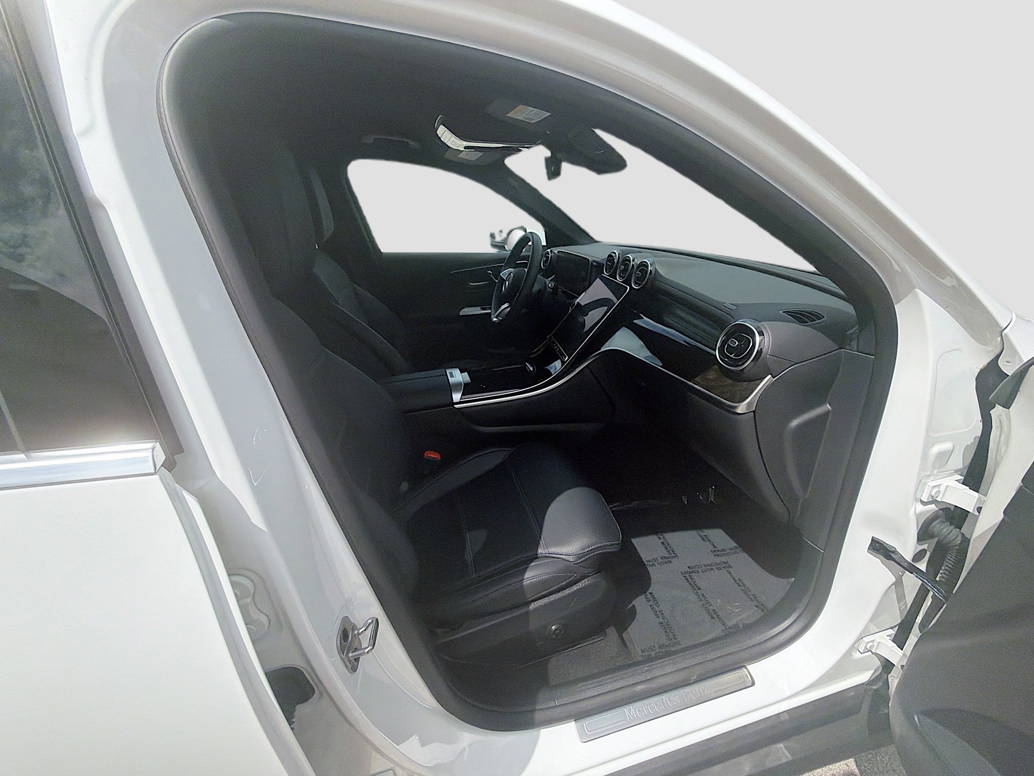 Used 2024 Mercedes-Benz GLC 300 4MATIC image 28