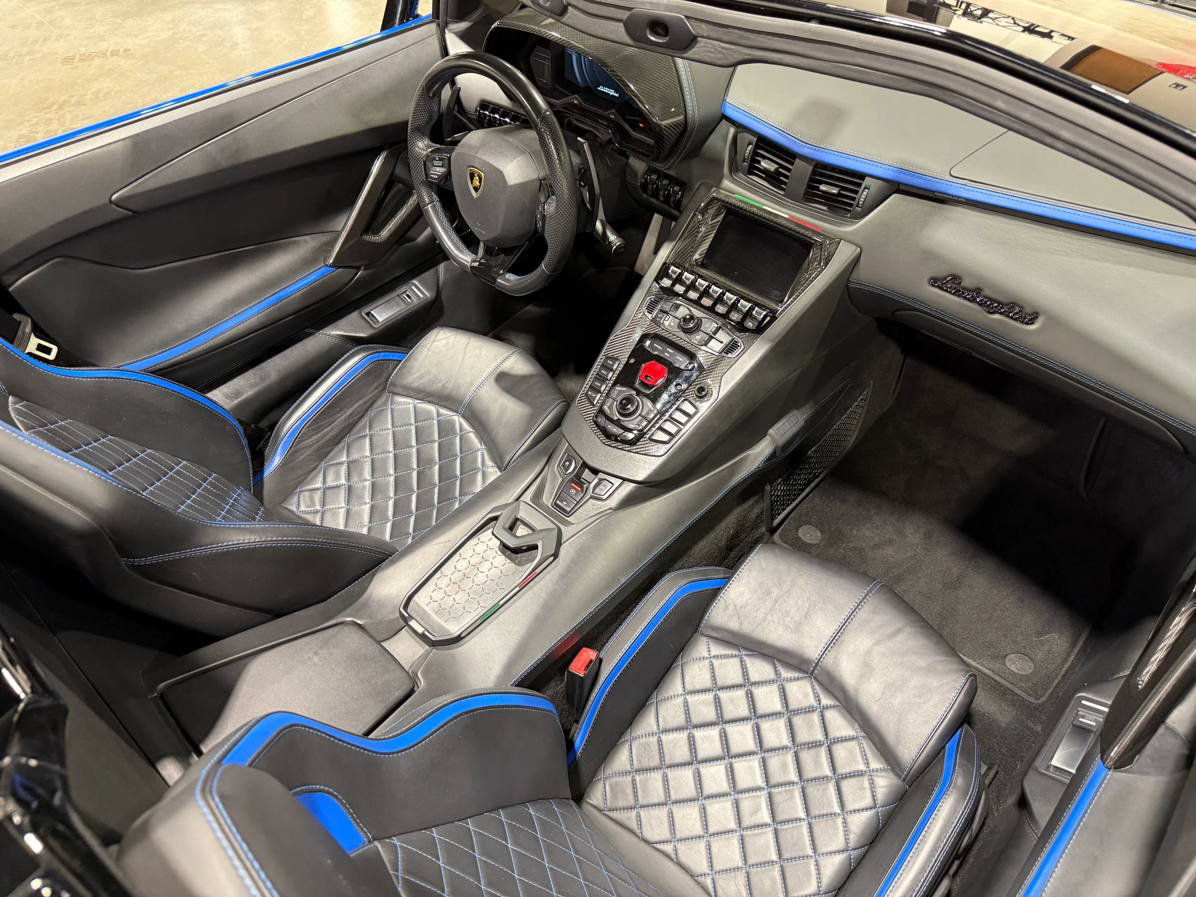 Used 2018 Lamborghini Aventador S AWD/4WD image 76