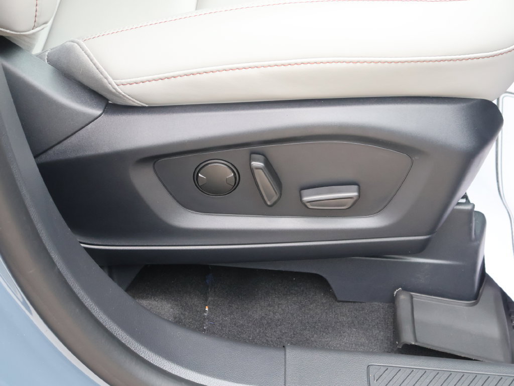 New 2026 Ford Explorer Active w/ Active Comfort Package AWD/4WD image 9
