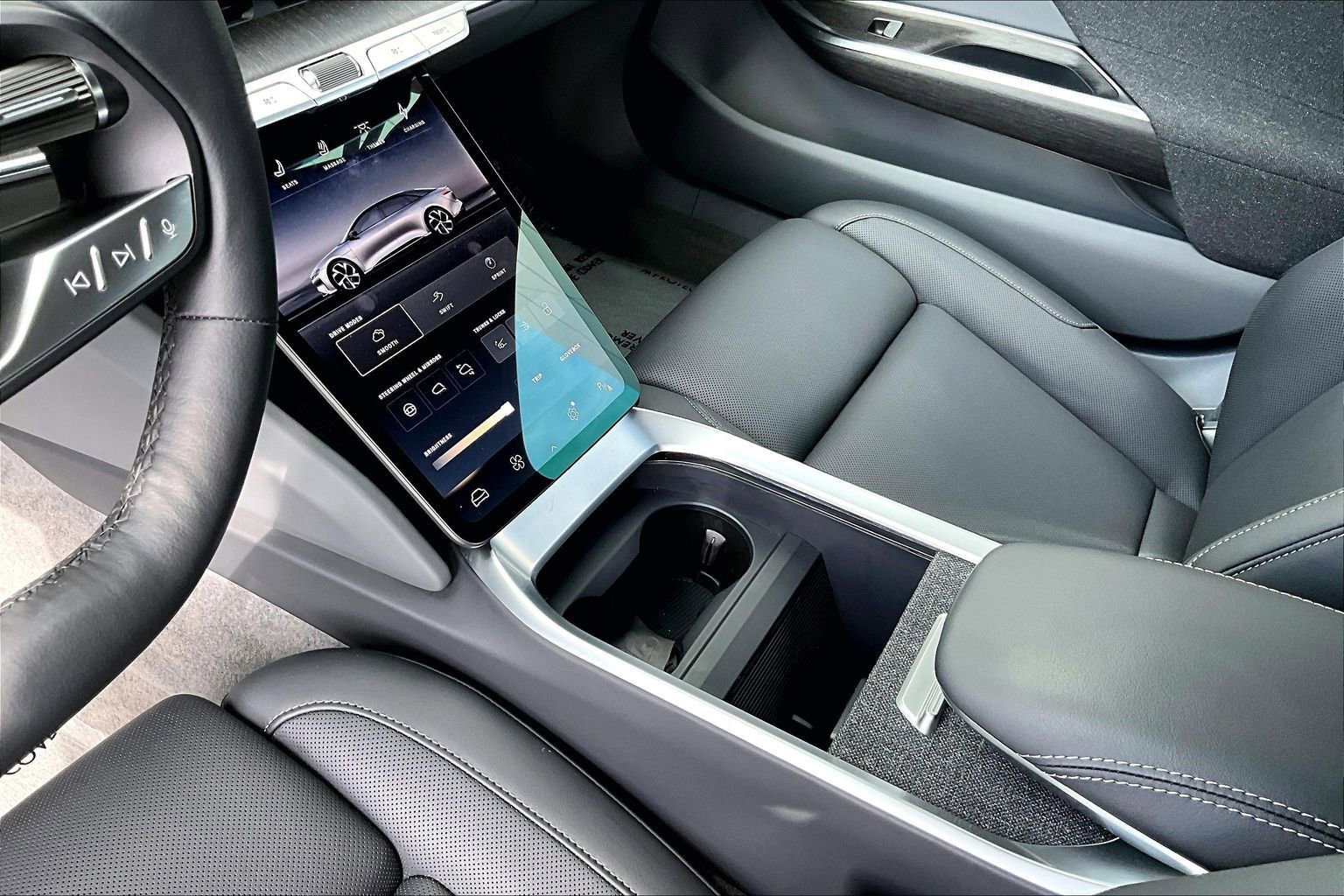 Used 2024 Lucid Air Pure RWD image 17