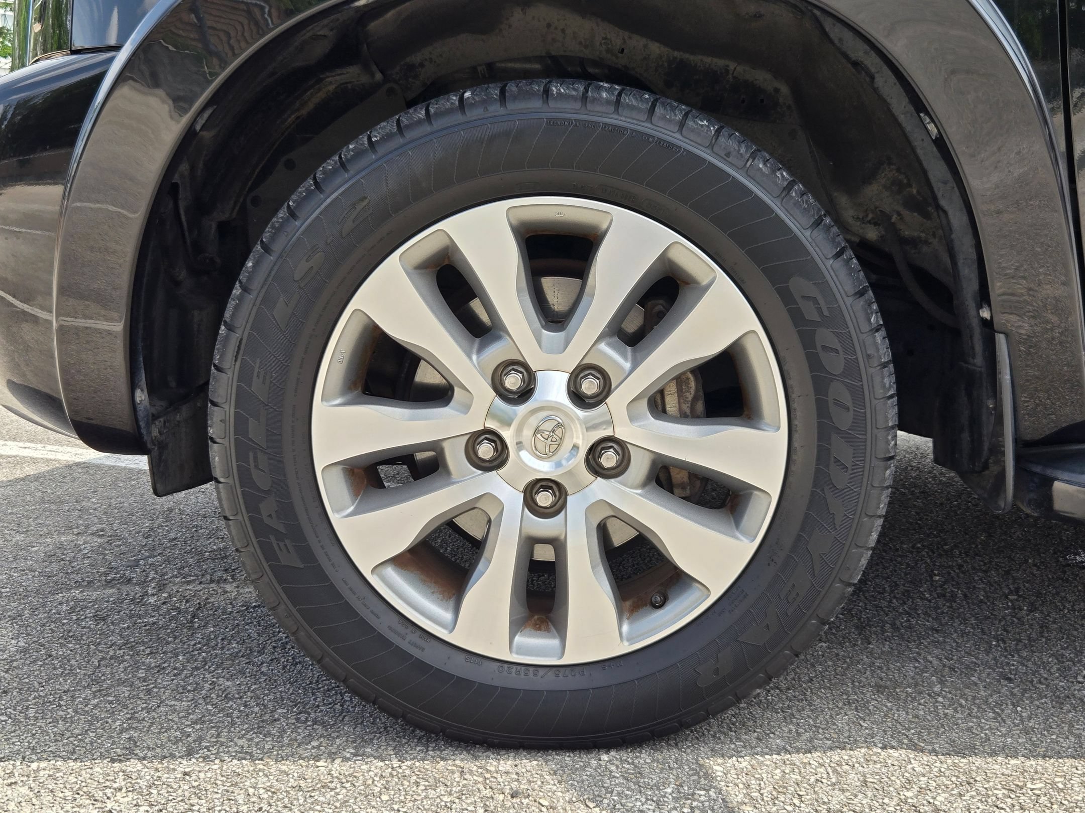 Used 2015 Toyota Sequoia Limited RWD image 32