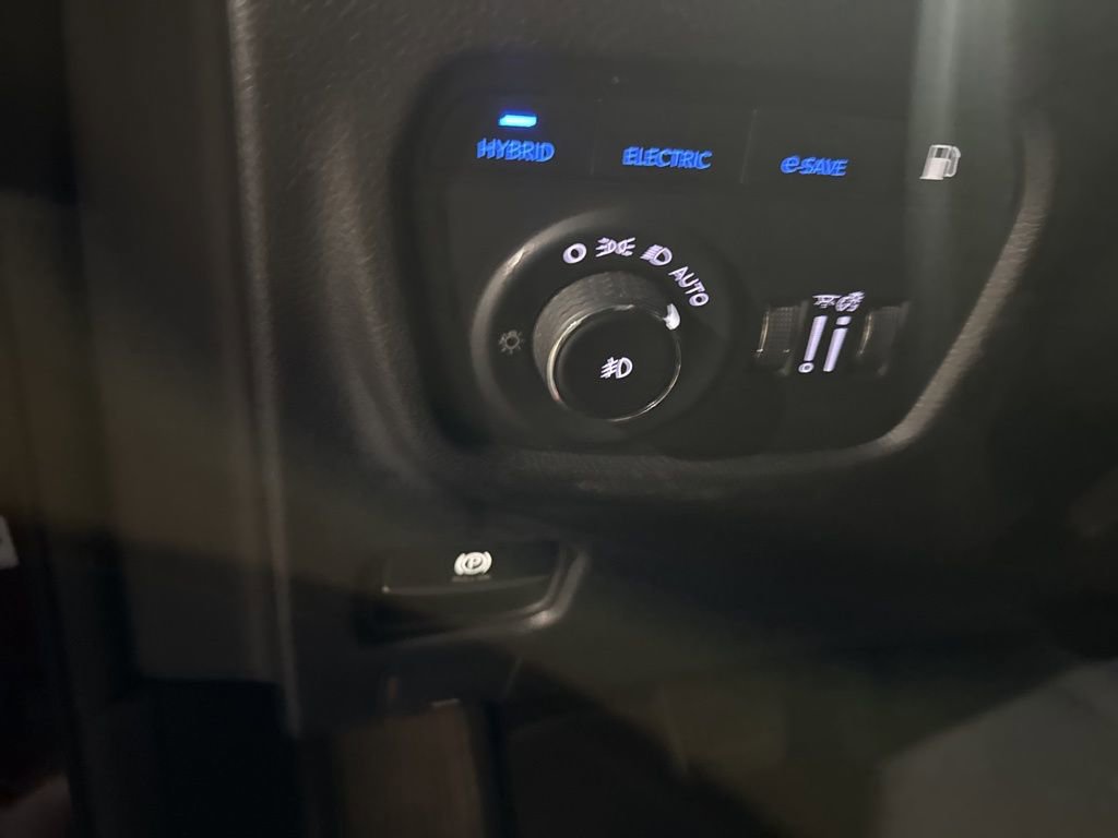 Used 2023 Jeep Grand Cherokee 4WD 4xe image 41