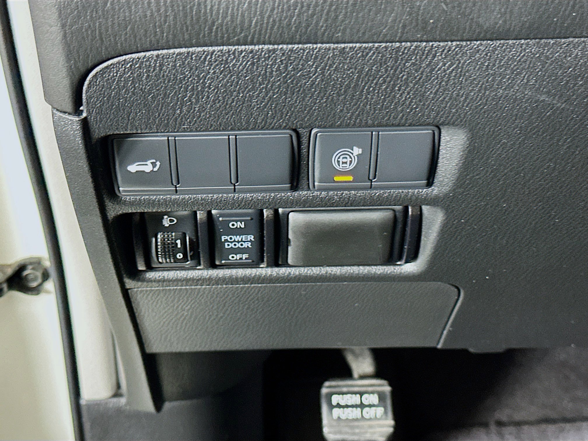 Used 2018 Nissan Armada SL w/ Premium Package image 16