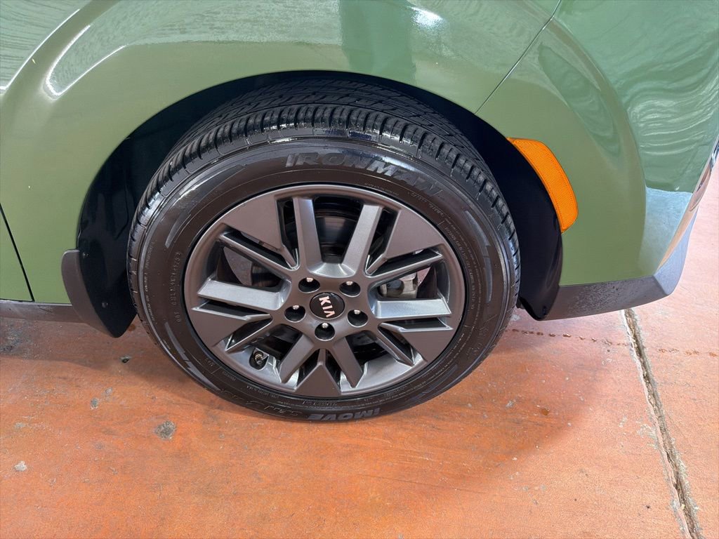 Used 2021 Kia Soul EX image 10