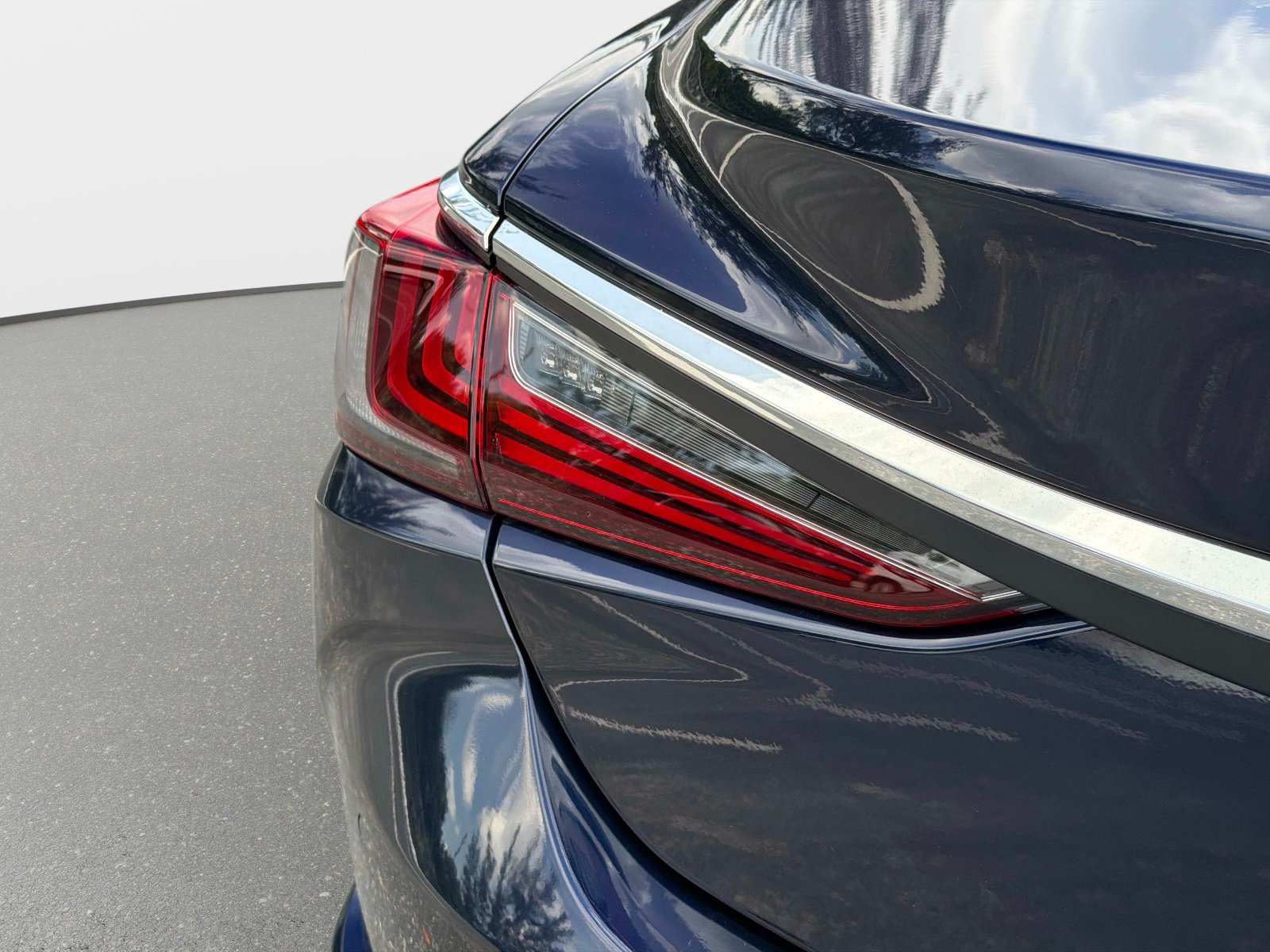 Used 2022 Lexus ES 350 w/ Premium Package FWD image 16