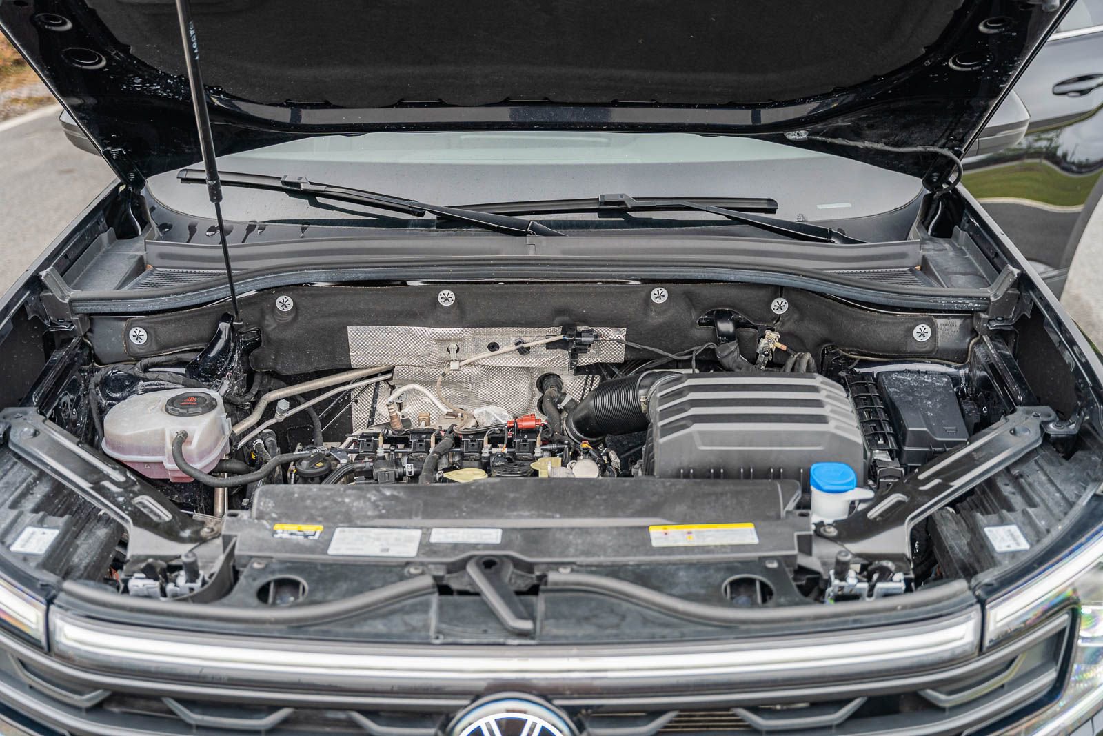 Used 2024 Volkswagen Atlas Cross Sport SE image 23