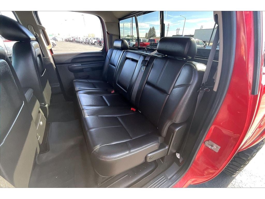 Used 2011 Chevrolet Silverado 2500 LT AWD/4WD image 27