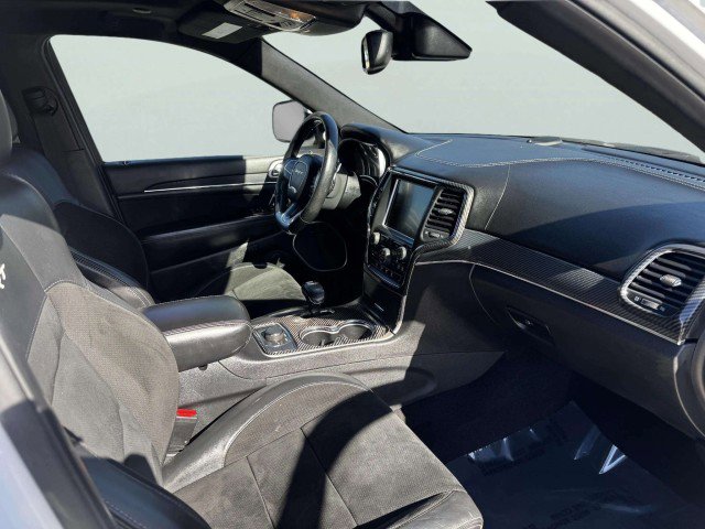Used 2015 Jeep Grand Cherokee SRT image 51