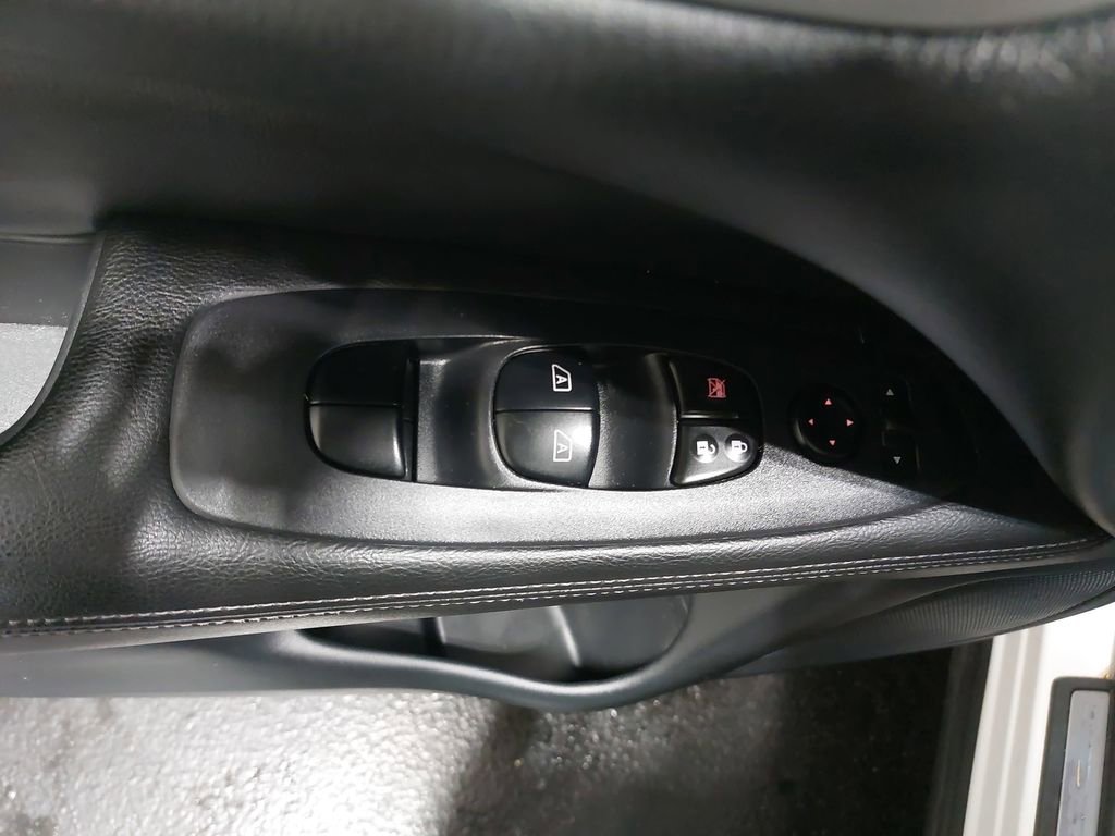 Used 2019 Nissan Pathfinder SL image 31