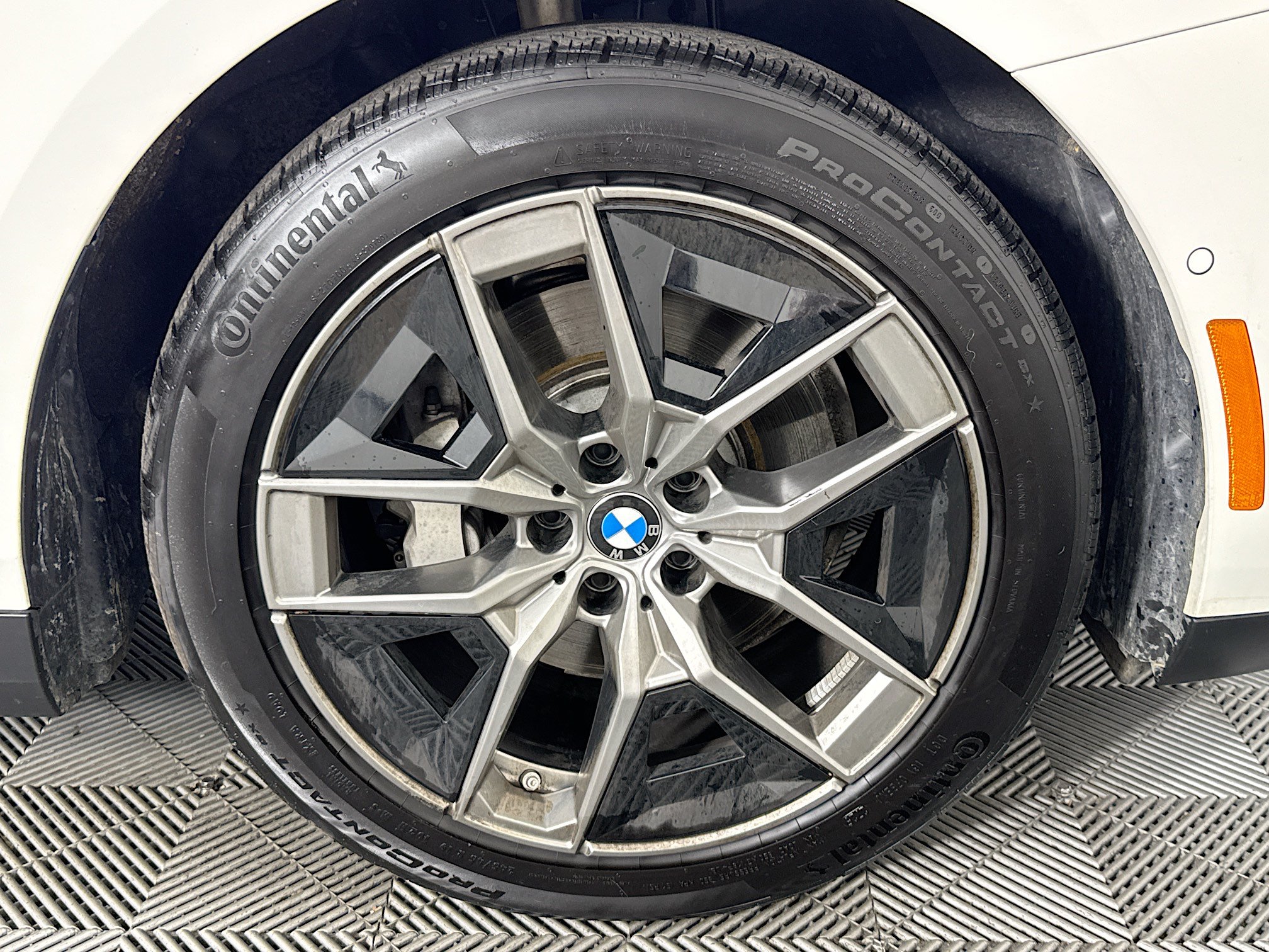 Used 2026 BMW 530i w/ Premium Package RWD image 30