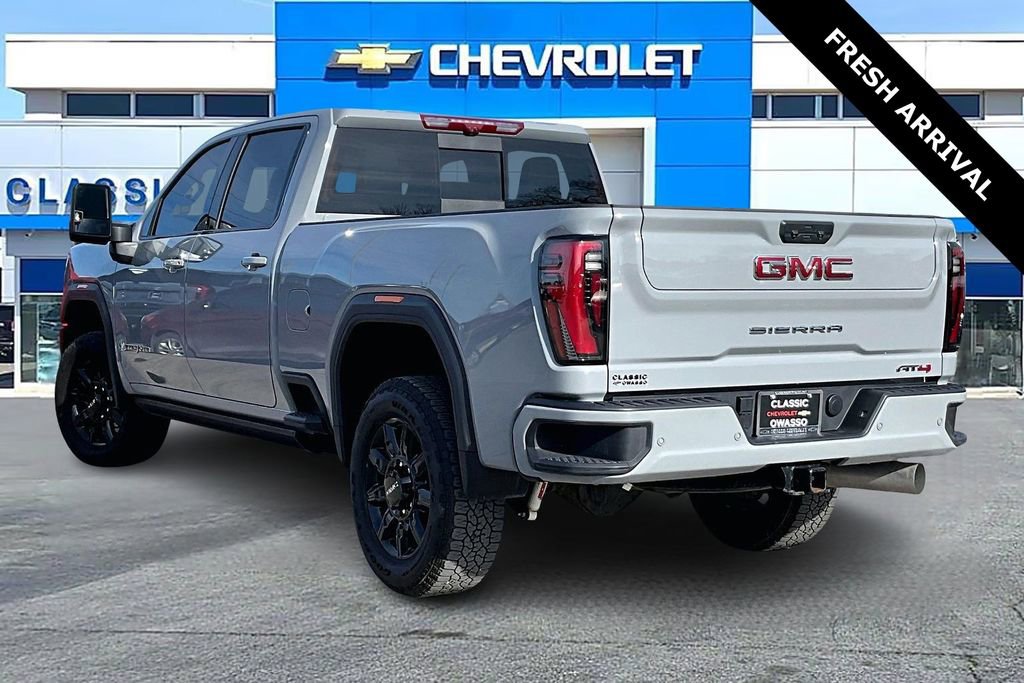 Used 2025 GMC Sierra 2500 AT4 w/ AT4 Premium Plus Package image 4