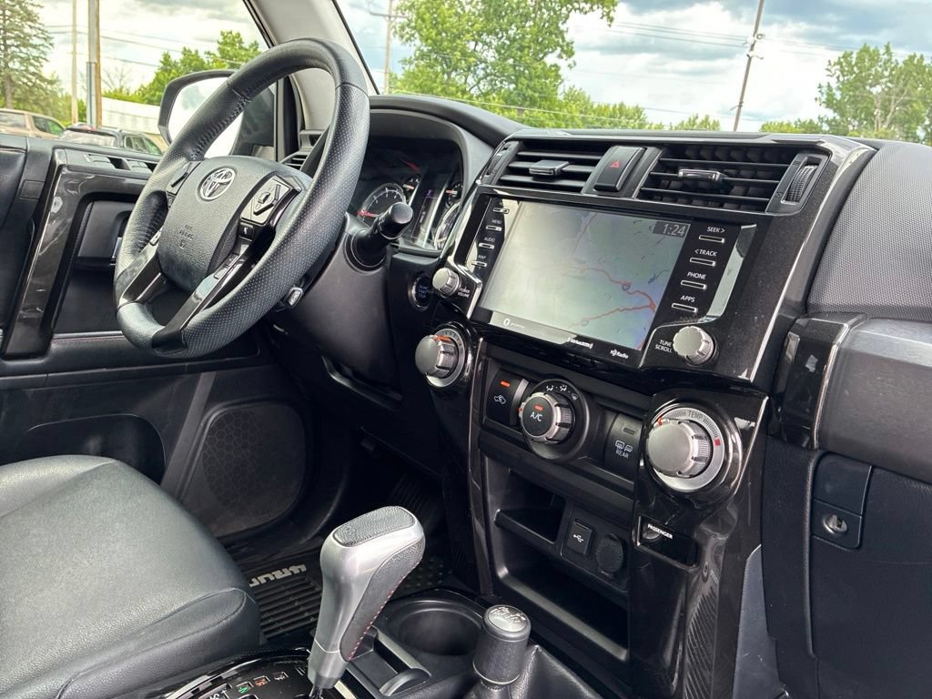 Used 2020 Toyota 4Runner TRD Off-Road Premium w/ Moonroof Package AWD/4WD image 37