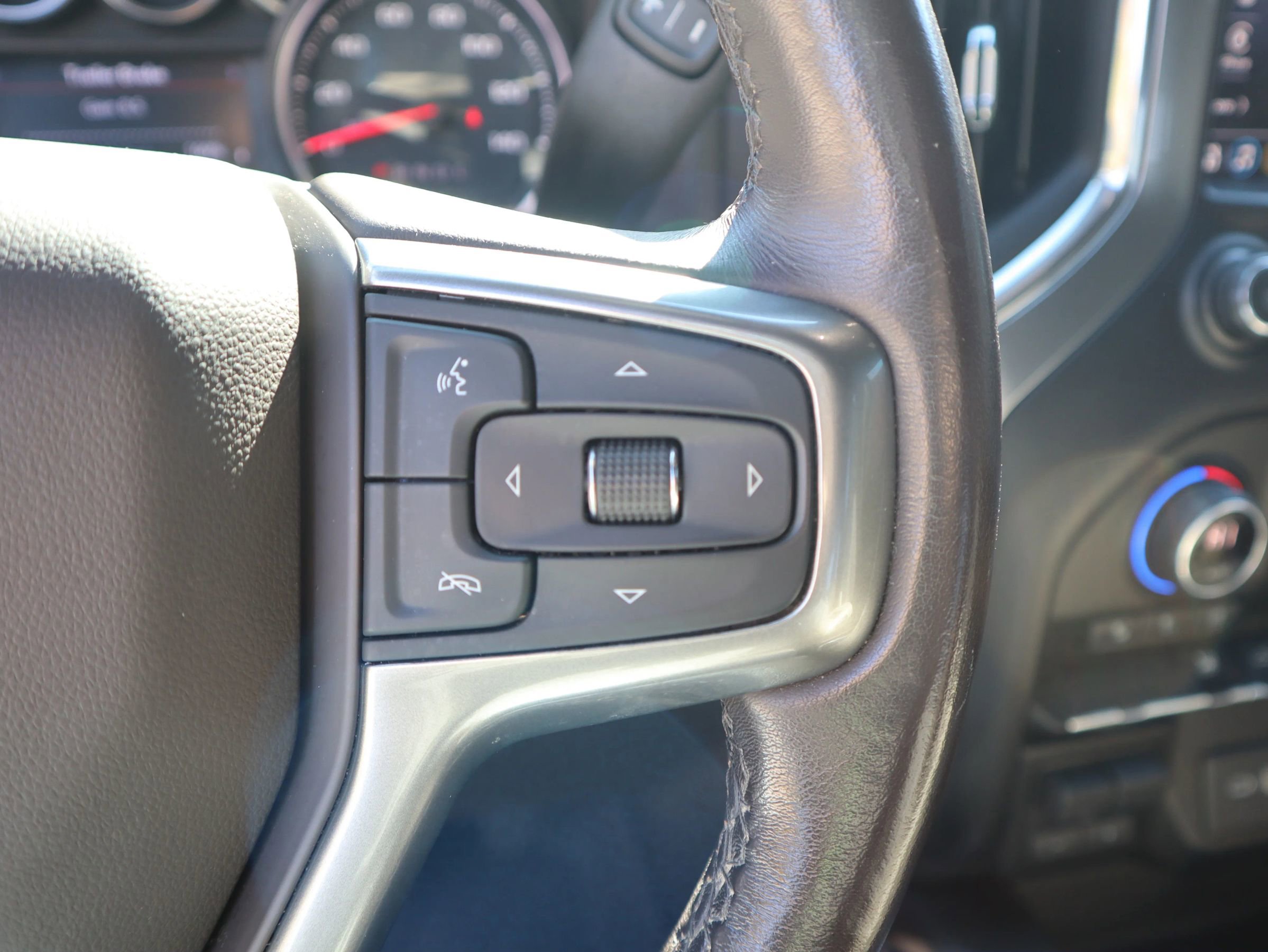 Used 2021 Chevrolet Silverado 2500 LTZ w/ LTZ Convenience Package image 21