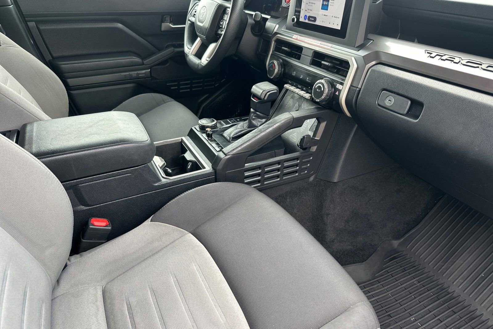 Used 2025 Toyota Tacoma TRD Sport image 14