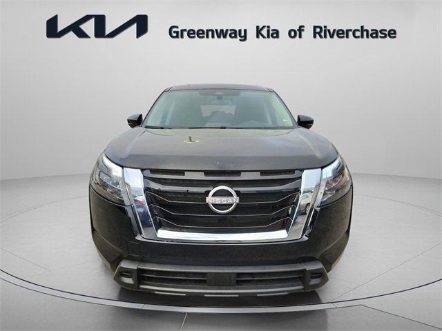 Used 2025 Nissan Pathfinder SV image 2