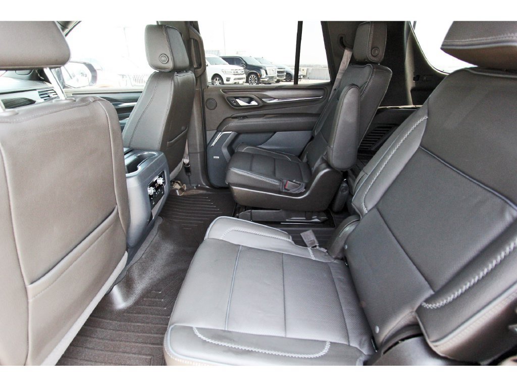 Used 2023 GMC Yukon Denali AWD/4WD image 7