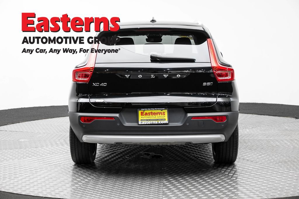 Used 2025 Volvo XC40 B5 Plus AWD/4WD image 6