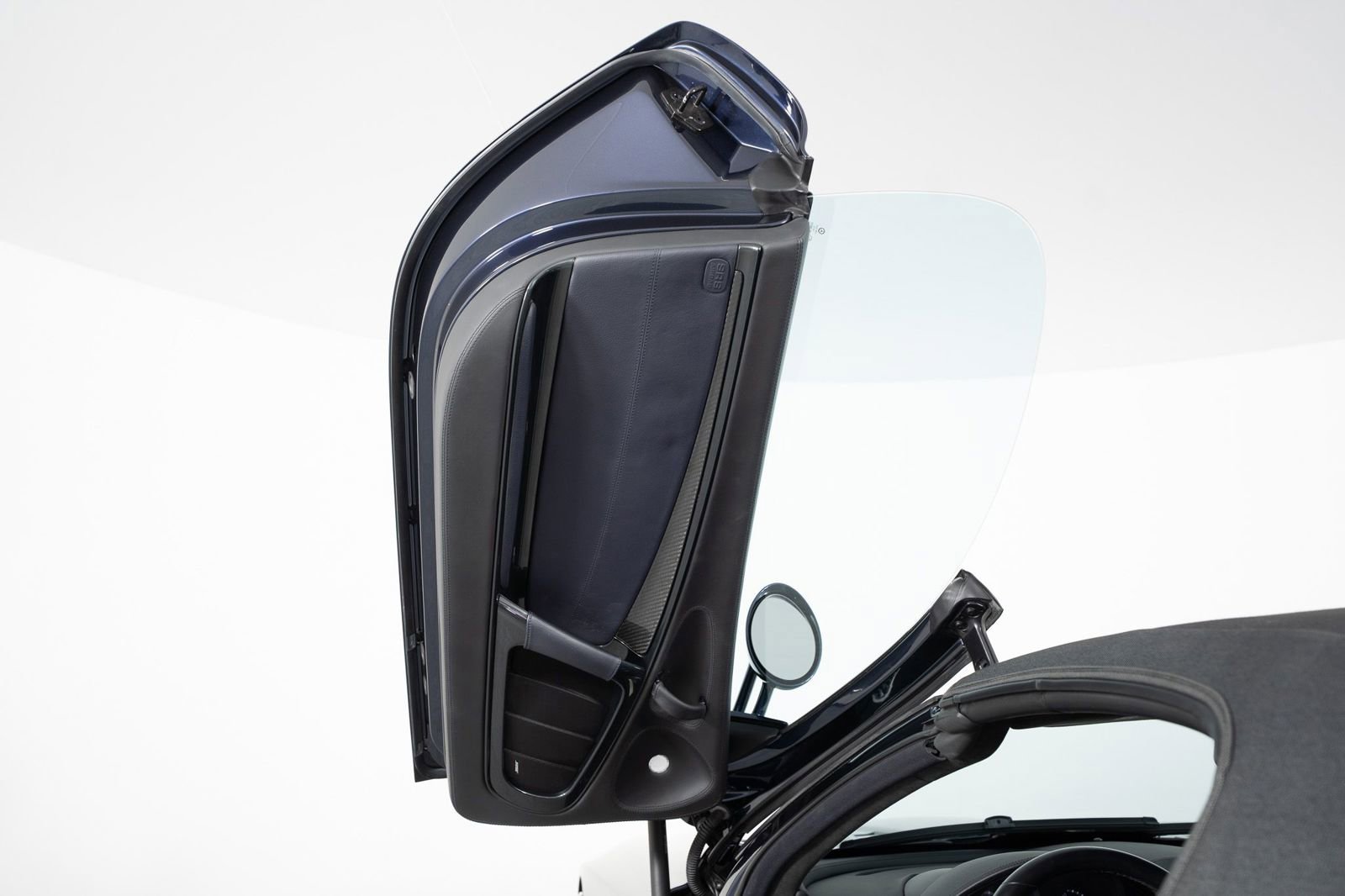 Used 2008 Mercedes-Benz SLR image 24