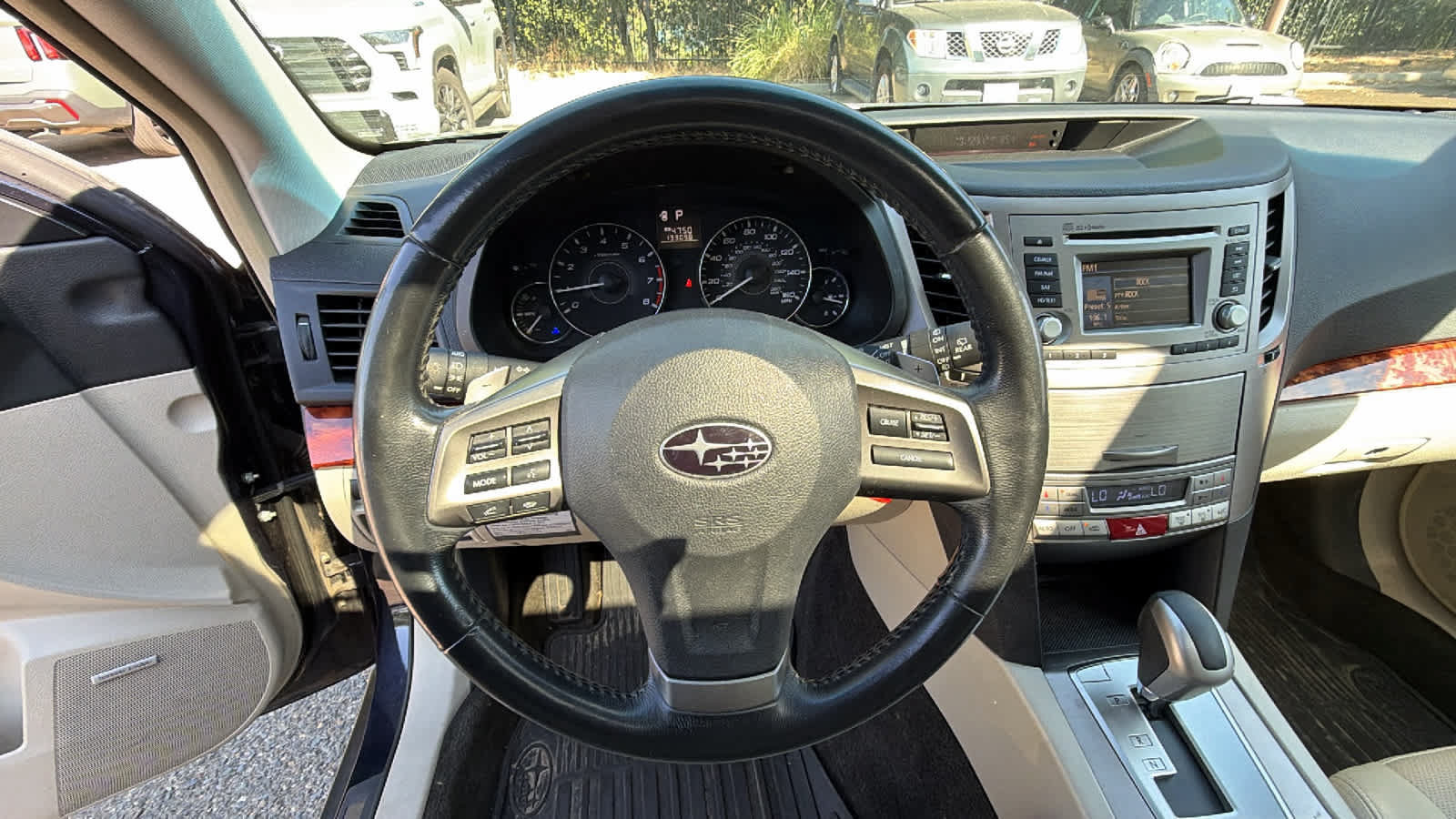 Used 2012 Subaru Outback 3.6R Limited w/ Moonroof Pkg AWD/4WD image 15