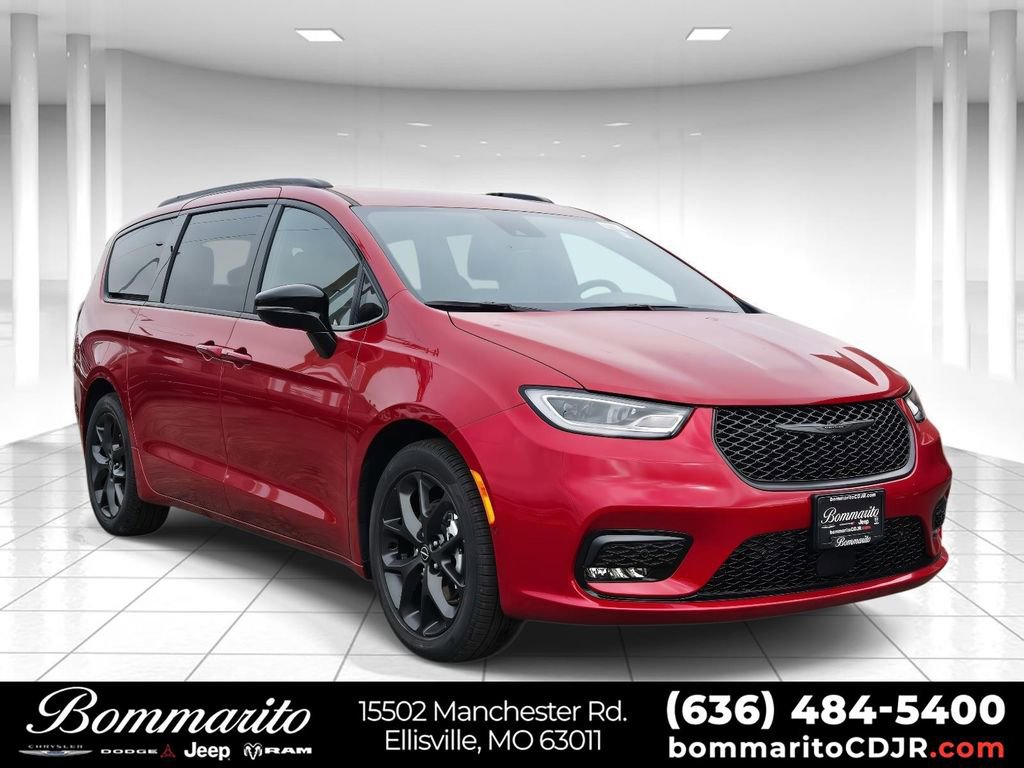 New 2026 Chrysler Pacifica Select