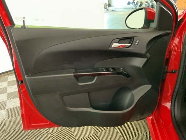 Used 2018 Chevrolet Sonic LT w/ Convenience Package FWD image 18