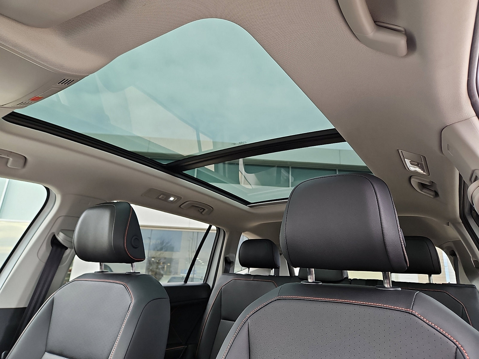 Certified 2024 Volkswagen Tiguan Wolfsburg Edition w/ Panoramic Sunroof Package image 12