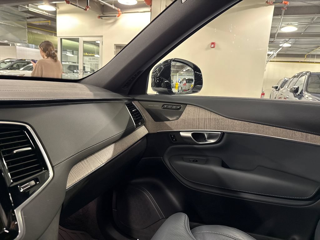 Certified 2024 Volvo XC90 B6 Ultimate w/ Protection Package Premier AWD/4WD image 19