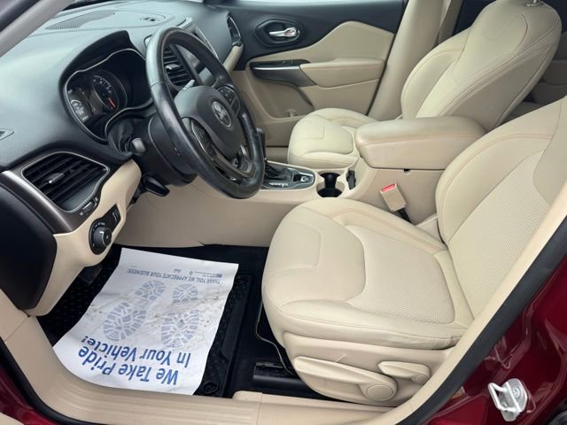 Used 2019 Jeep Cherokee Latitude w/ Cold Weather Group image 4