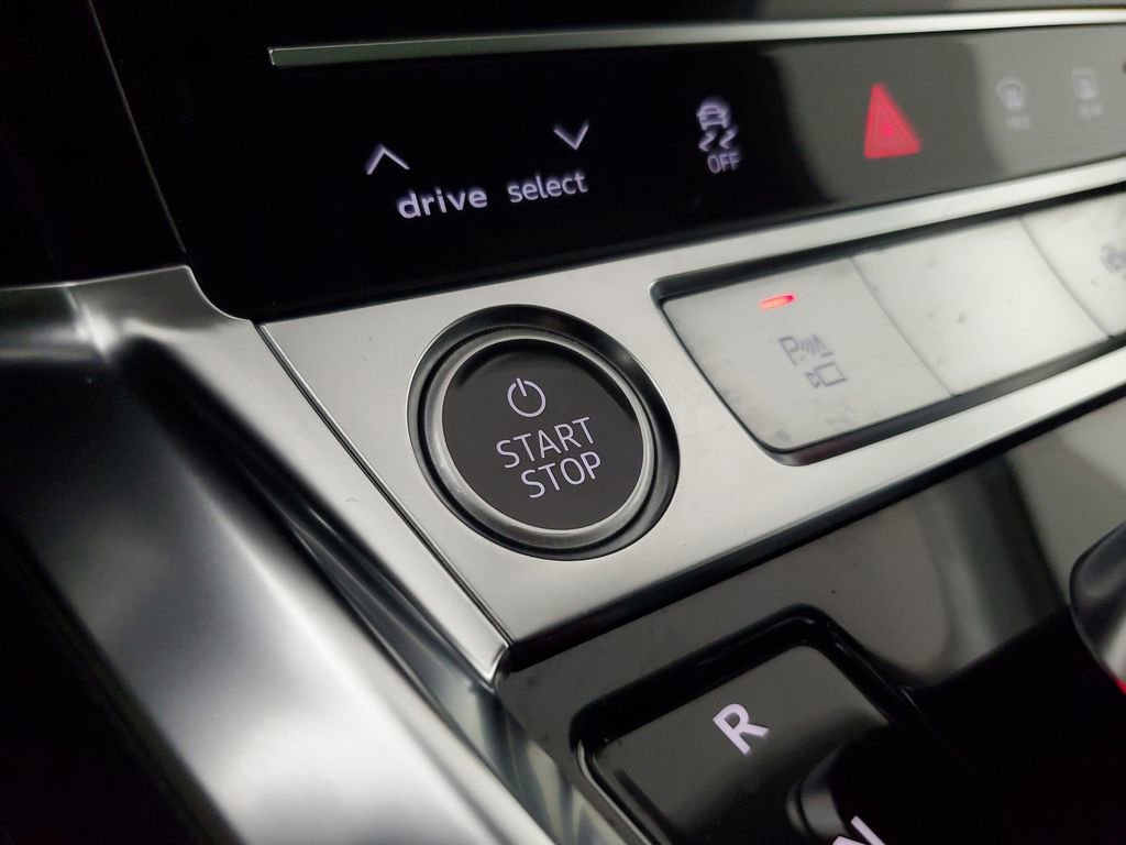 Certified 2023 Audi e-tron Premium Plus w/ Premium Plus Package image 33