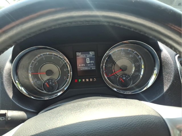 Used 2013 Chrysler Town & Country Touring-L w/ Driver Convenience Group FWD image 19