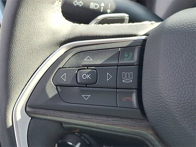 Used 2025 Jeep Grand Cherokee L Limited w/ Black Appearance Package image 17