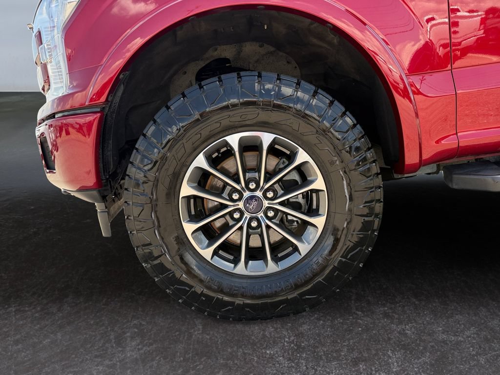 Used 2018 Ford F150 Lariat w/ Equipment Group 502A Luxury AWD/4WD image 9