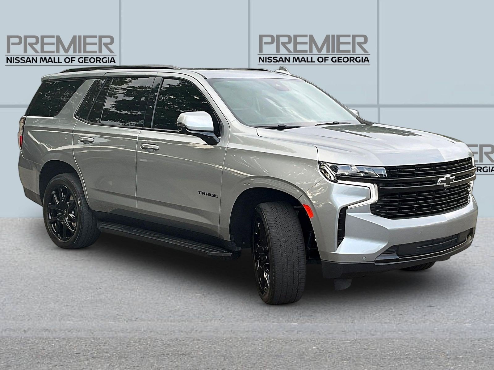Used 2024 Chevrolet Tahoe RST w/ Luxury Package AWD/4WD image 3