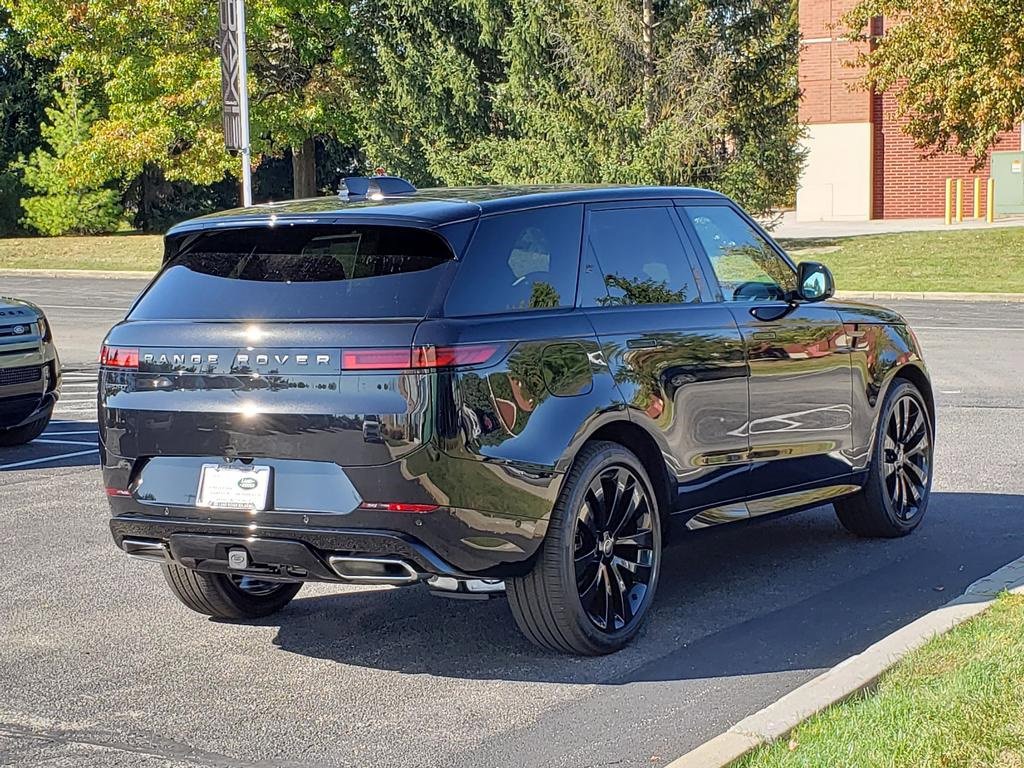 New 2025 Land Rover Range Rover Sport Dynamic SE image 5