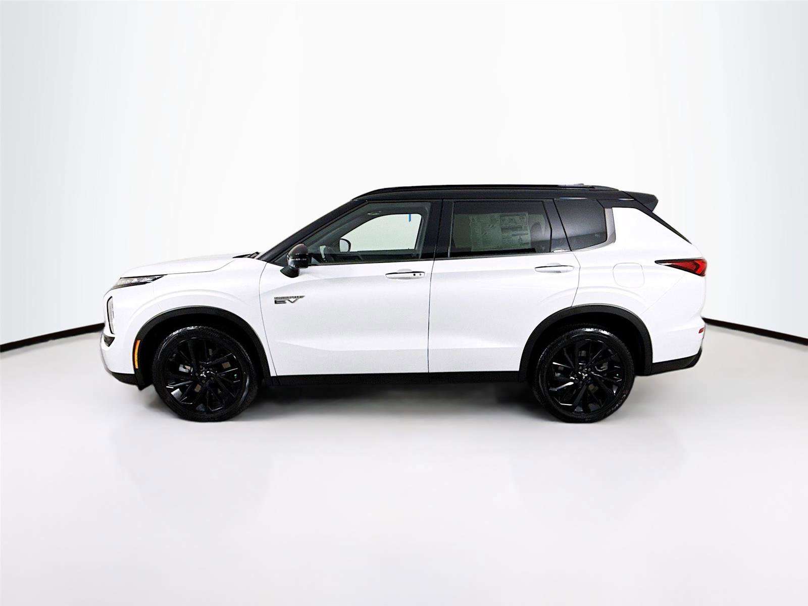 New 2025 Mitsubishi Outlander SEL Black Edition image 4