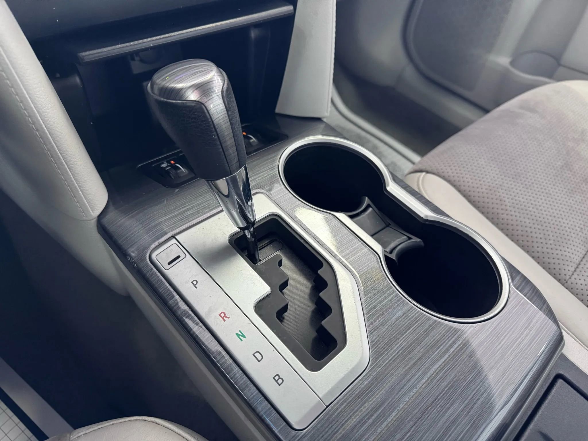 Used 2014 Toyota Camry XLE image 28