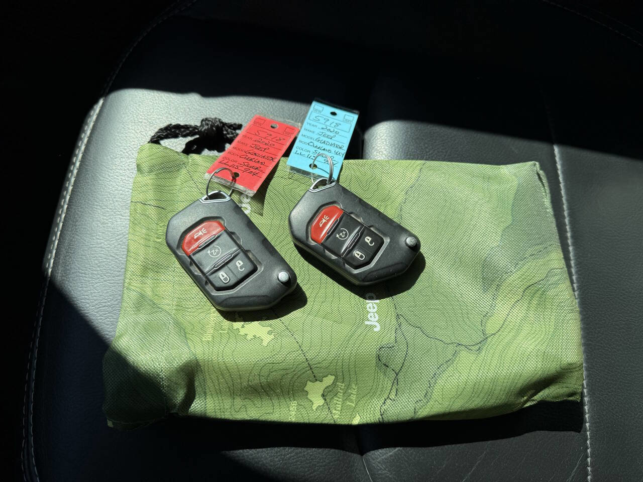 Used 2020 Jeep Gladiator Overland w/ Uconnect 4C Nav & Sound Group image 24