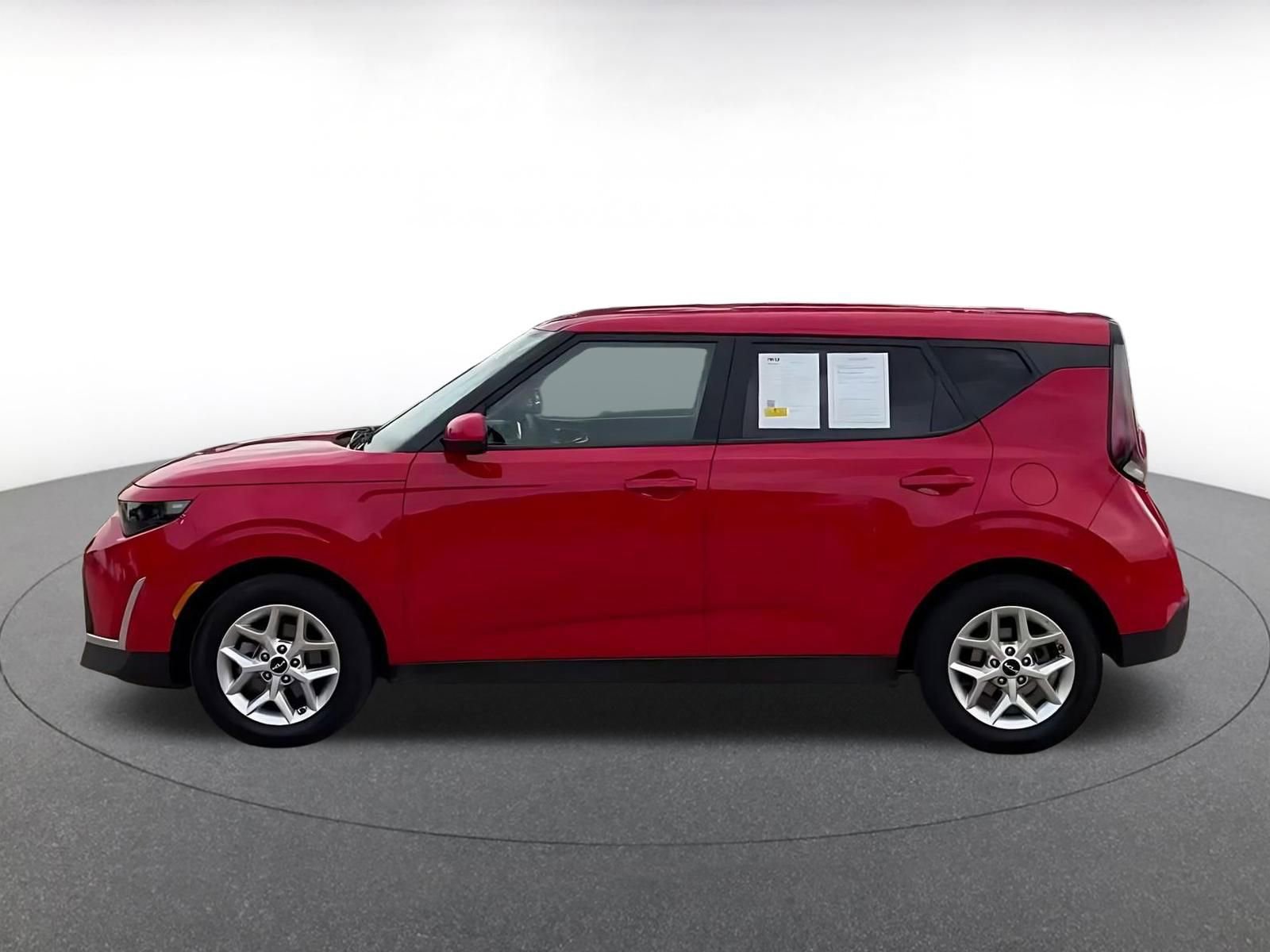 Used 2025 Kia Soul LX w/ LX Technology Package image 9