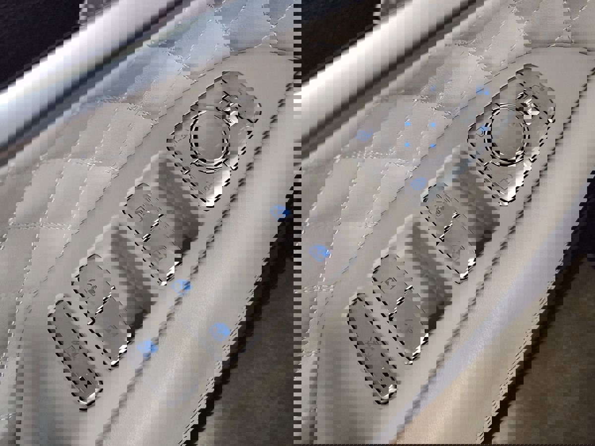 Used 2022 Genesis G70 3.3T RWD image 43